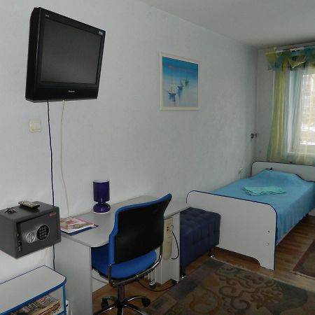 Mini Hotel Galant On Deputatskaya 5 Bratsk Eksteriør bilde